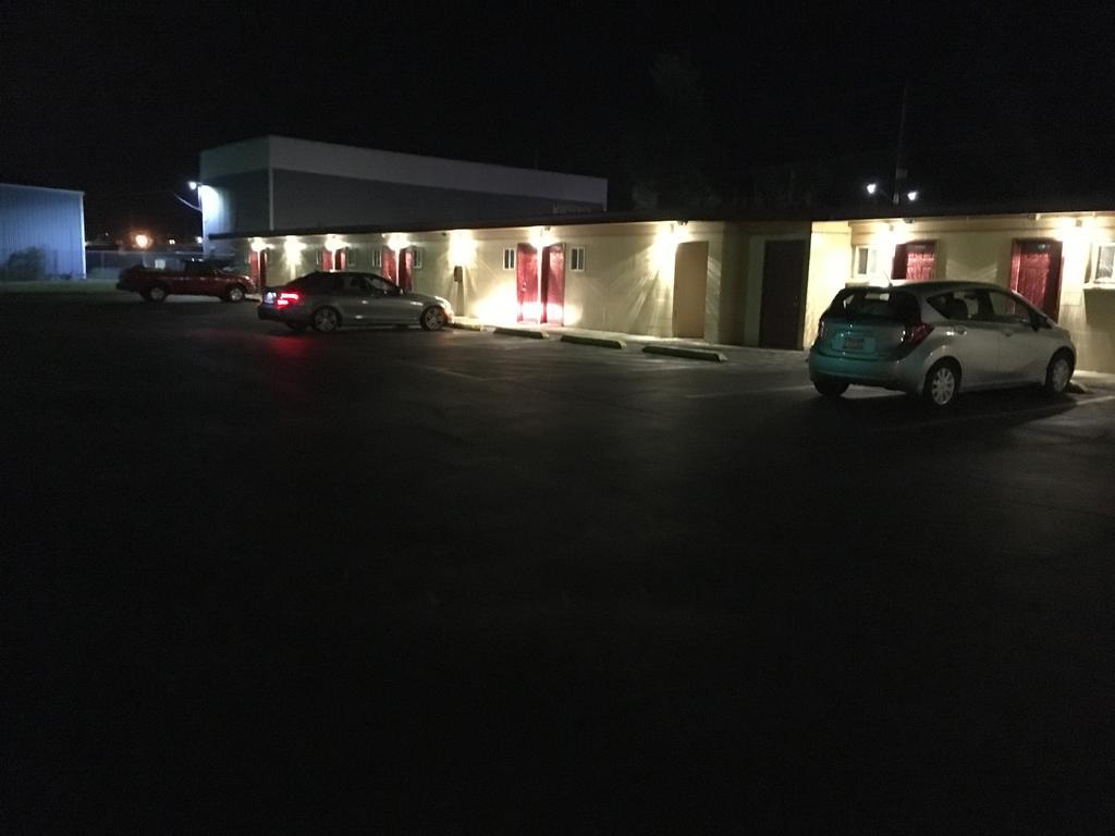 وودبورن Budget Inn Motel المظهر الخارجي الصورة