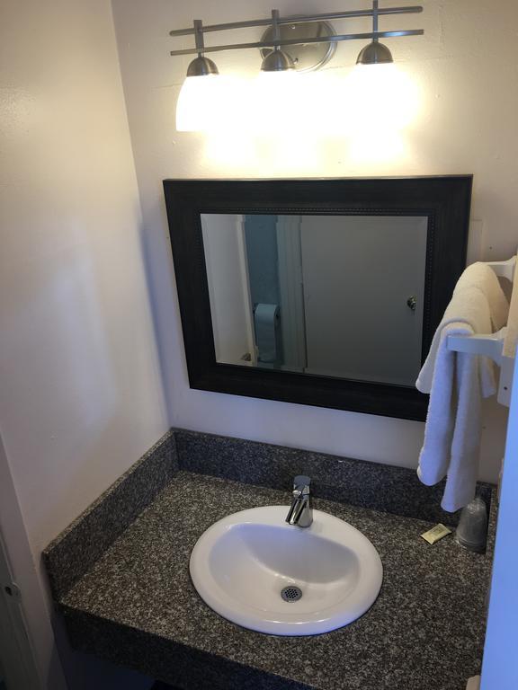 وودبورن Budget Inn Motel المظهر الخارجي الصورة