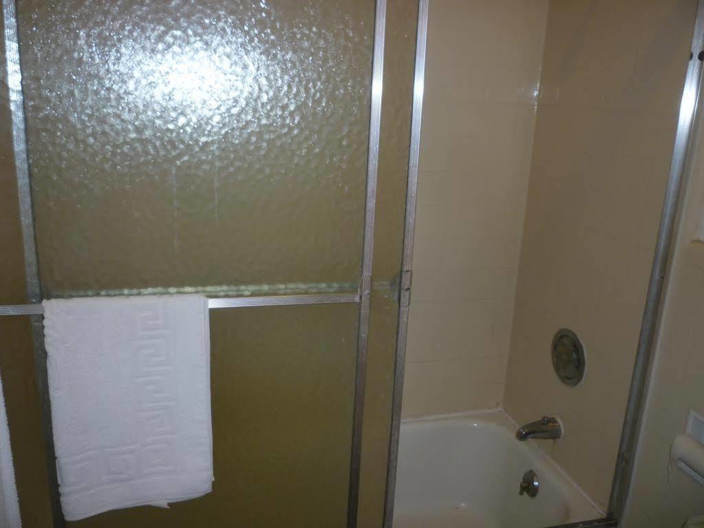 وودبورن Budget Inn Motel المظهر الخارجي الصورة