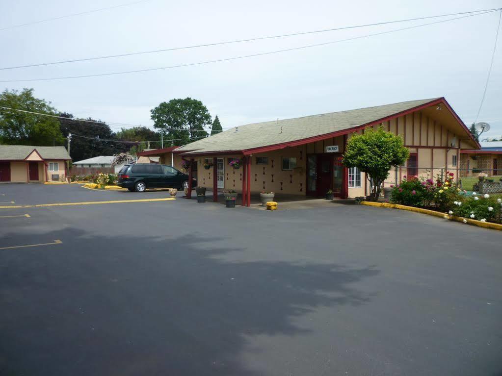 وودبورن Budget Inn Motel المظهر الخارجي الصورة